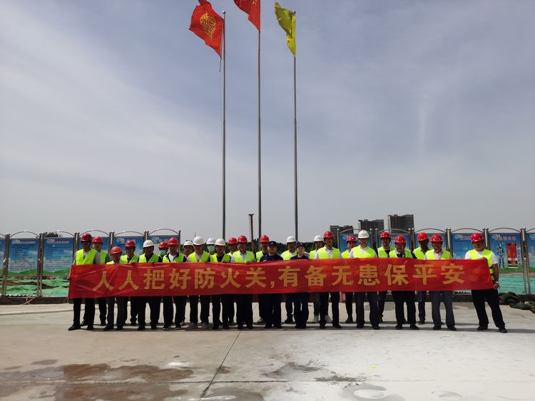 消防演練鳴警鐘，安全防線不放松——長(zhǎng)泰集團(tuán)建筑施工消防應(yīng)急演練在李營(yíng)棚改Q2項(xiàng)目舉行(圖6)